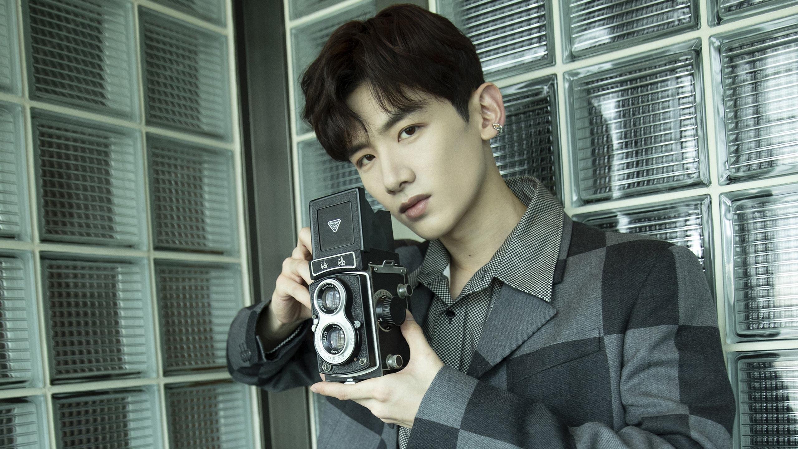 中国选手刷新亚洲撑杆跳高纪录，亚洲撑杆跳高冠军梁学仁