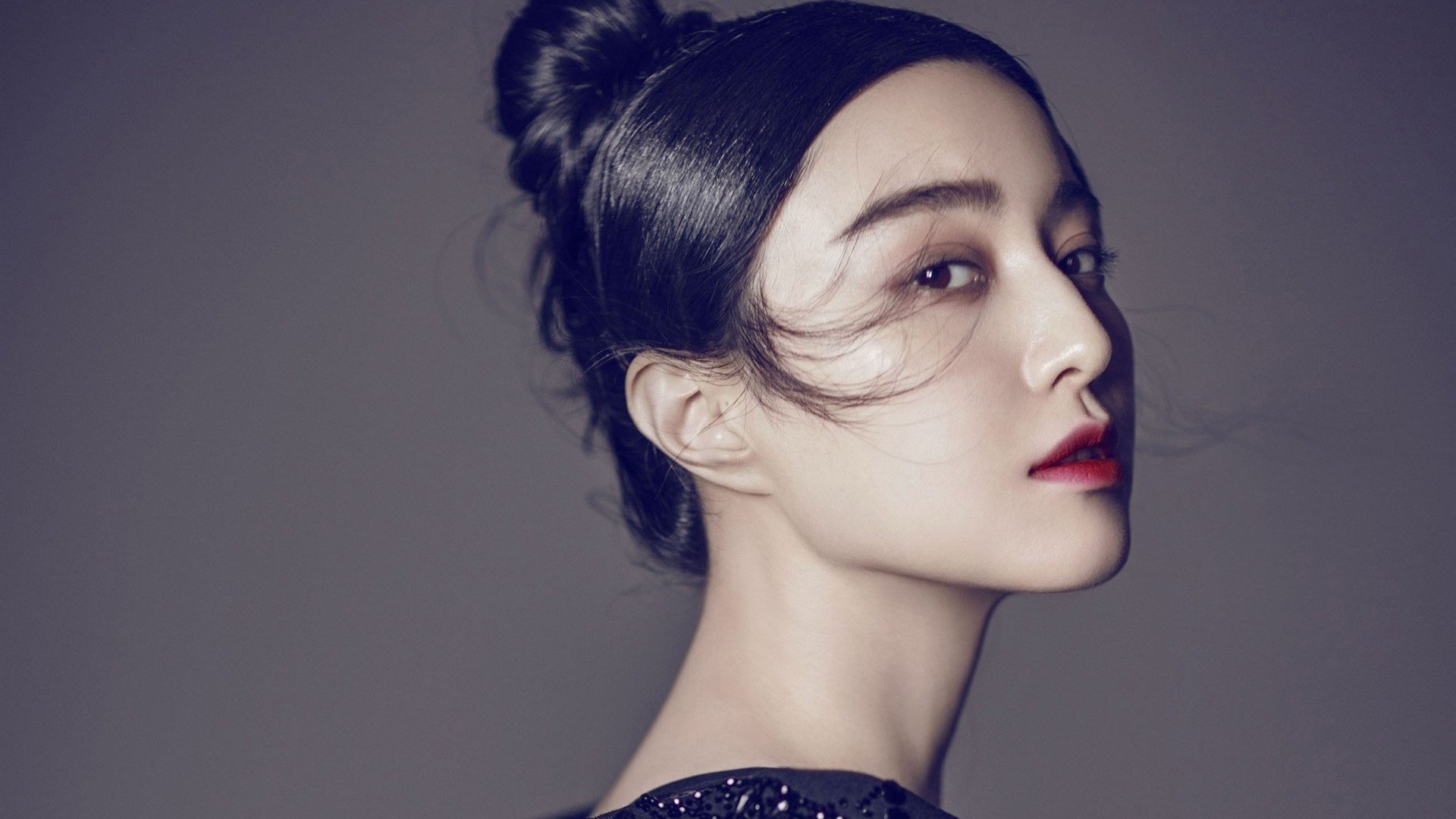 体育科技展览展示AI辅助训练成果，体育学科技能展示